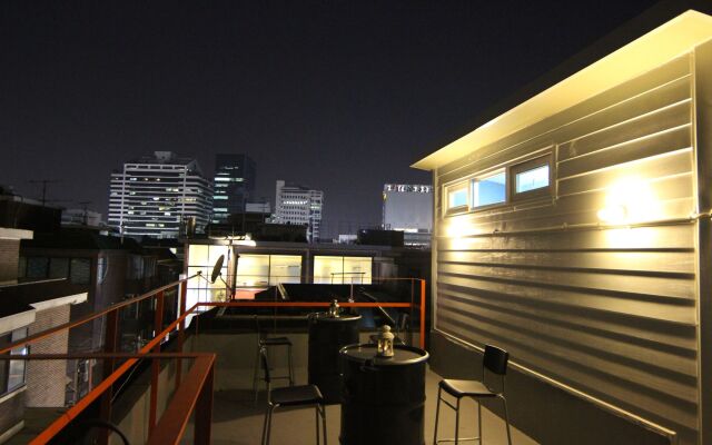 Bunk Guest House - Hostel