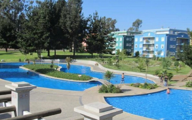 Espacioso departamento con piscina