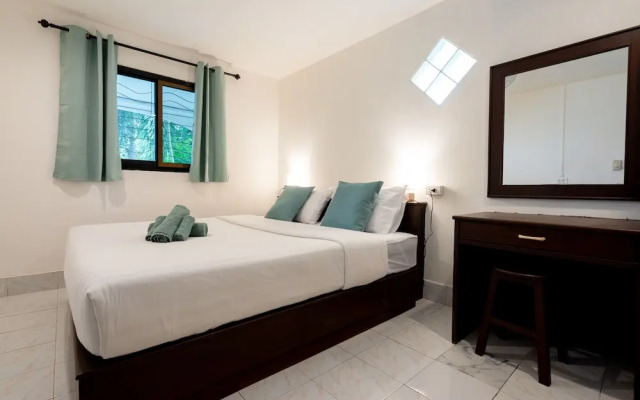 Lanta School Beach Resort
