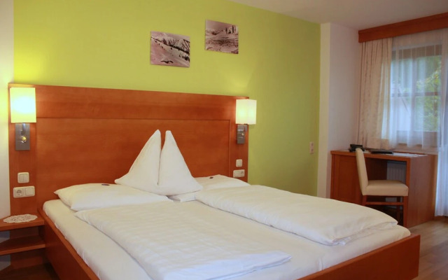 Hotel & Chalet Dorfer