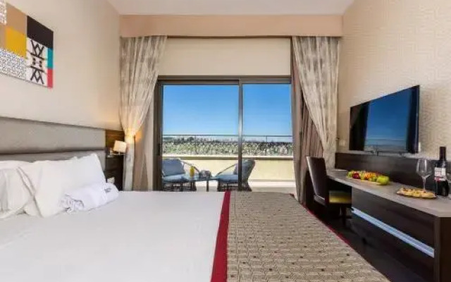 Ramada Olivie Nazareth