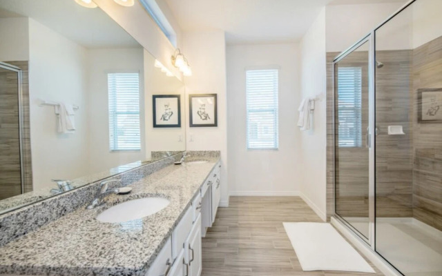 Oakwood Street Villa Solterra