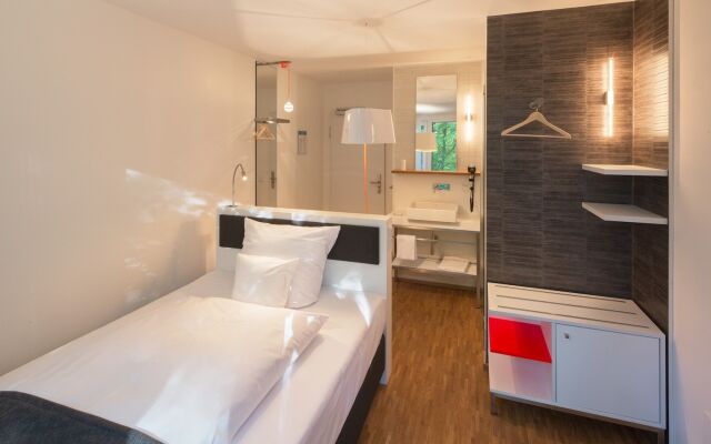 V-Hotel