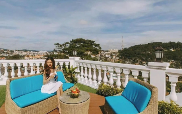 Minh Cương Hotel