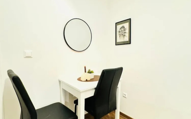 5BR Apt For 10 Walk to Kaufpark Alterlaa