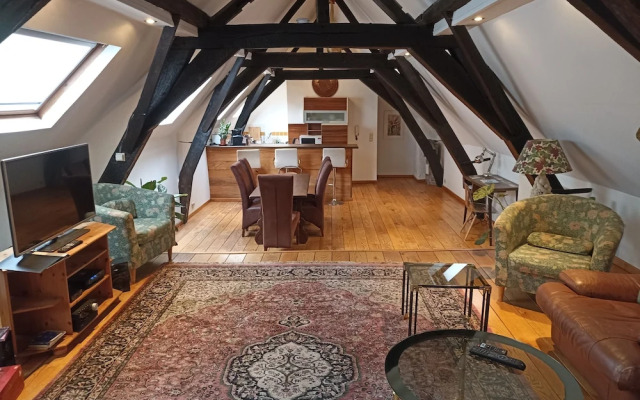 Large Charming Duplex Brussels Historical Center