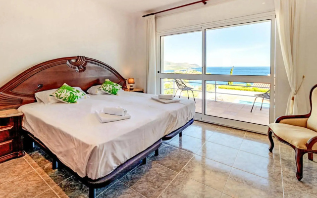 FENER DE DALT 89 Magnífica casa con piscina y vistas