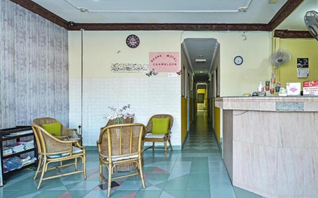 OYO 90736 Lh Resak Motel