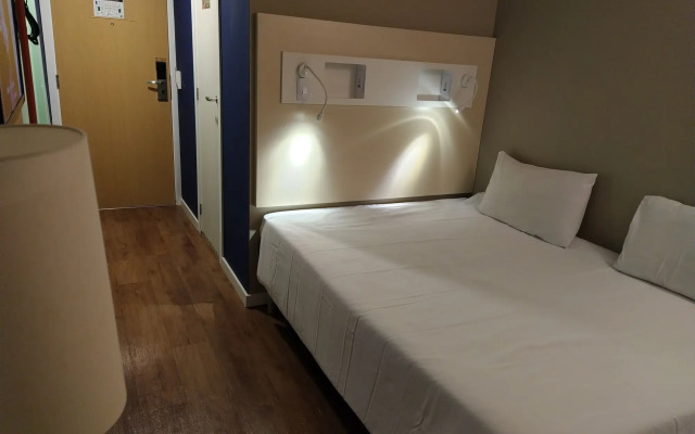Ibis Budget Manhuacu