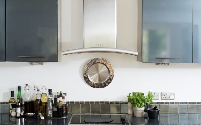 Charming 2BR garden flat in Clapham