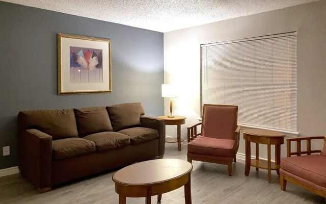OYO Apartments at Eden Pointe
