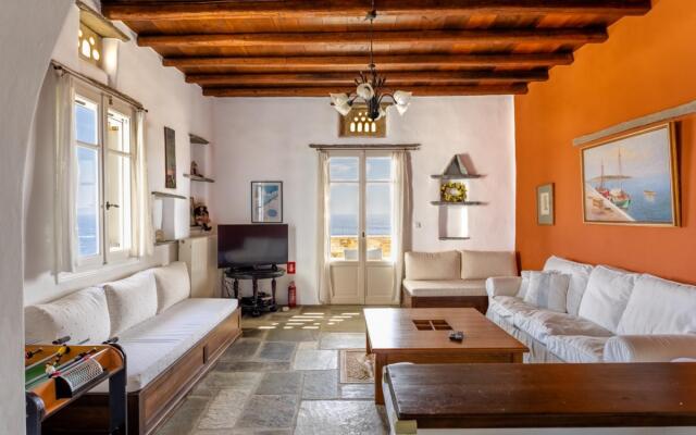 Maison Simone with private heated infinity pool & spectacular sea view