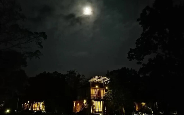 Breezy Lake Eco Friendly Cabanas Yala