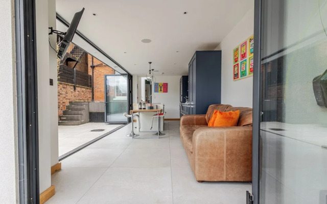 Stylish 5BD Townhouse in Leamington Spa