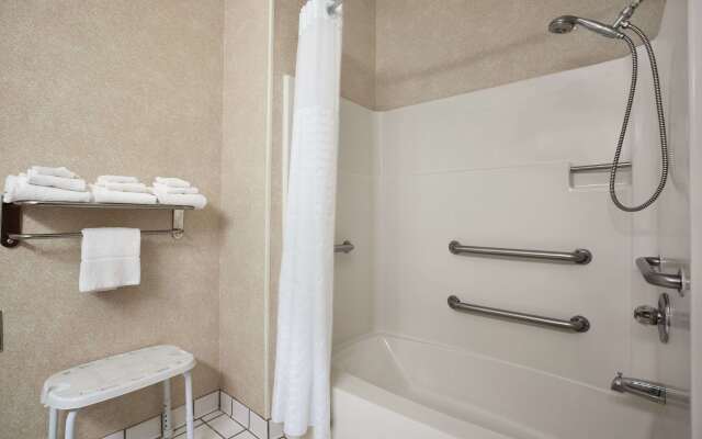 Days Inn by Wyndham Grand Forks Columbia Mall