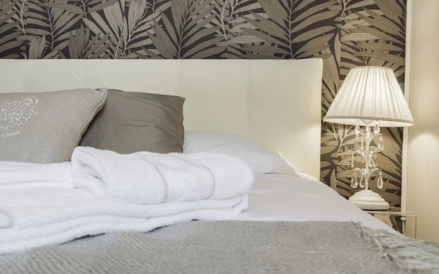 Grand Canal Rialto Palace Lift