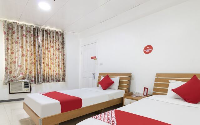 Lucky Hotel by OYO Rooms