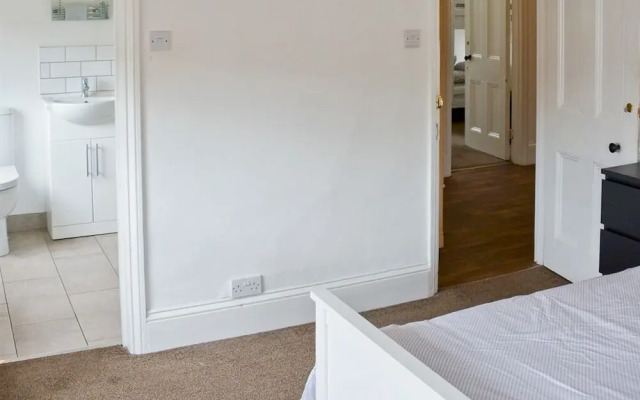 Corner House Apartment