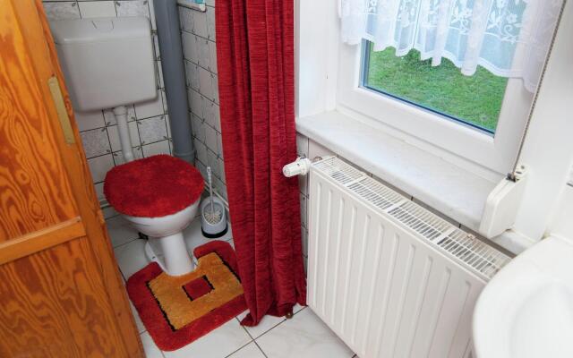 Quiet Cottage Near Trails