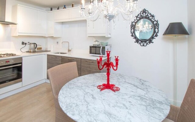 Number Eleven, beautiful 5 star apartment in Deganwy