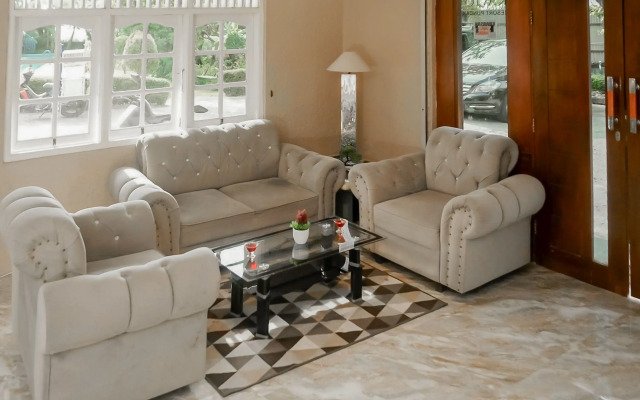 Residences by RedDoorz near Taman Safari