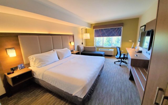 Holiday Inn Express & Suites Seattle North - Lynnwood, an IHG Hotel