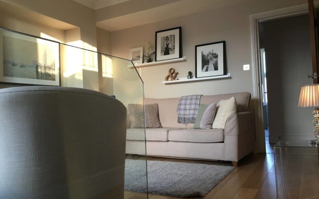 Bright & Modern 2bed in Earls Court