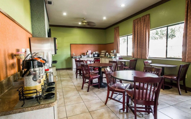 Quality Inn near Blue Spring