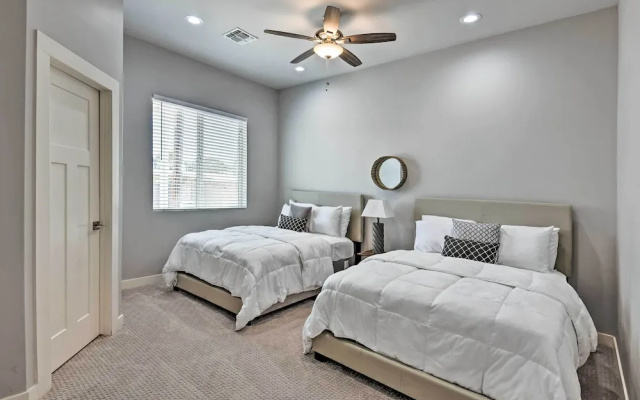 7 Mi to Dtwn Phoenix: Home w/ Patio & Yard