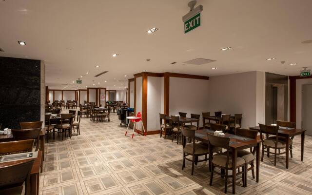 Nova Plaza Crystal Hotel