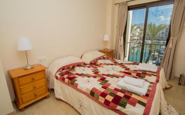 Marina Real 124