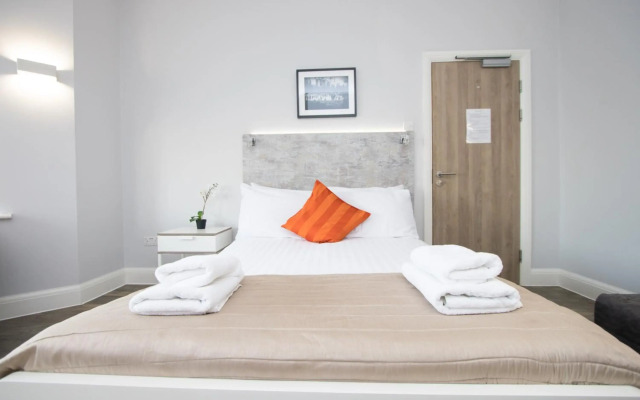 Westciti Caroco Aparthotel