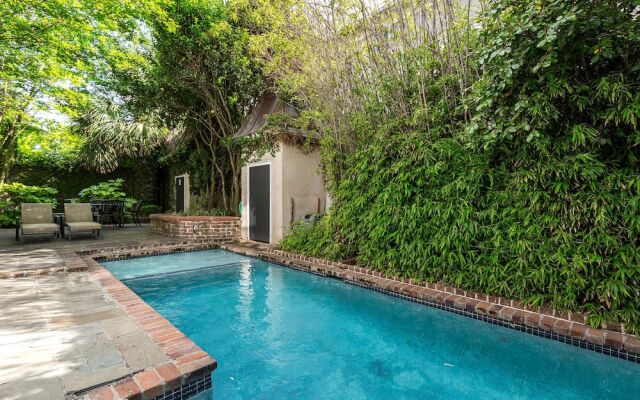 Tranquility with Garden & Heated Pool near King Street