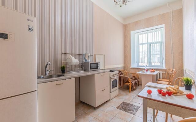 Apartments on Petrovskaya street 16/2