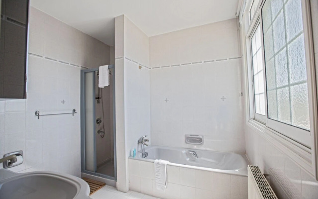 Papas Family Villa With Private Pool Wheelchair Accessible