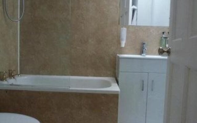 Kinburn Guest House