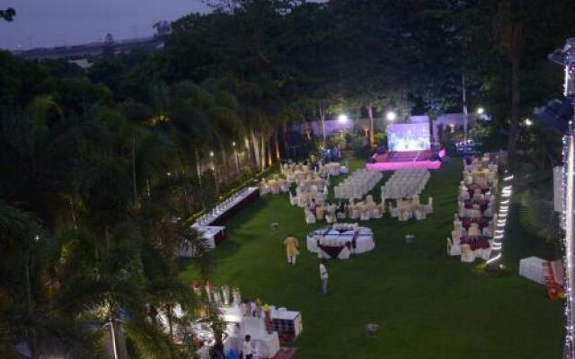 KL7 Hotel & Banquets