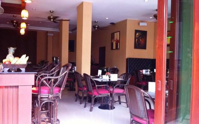 Patong Hemingway's Hotel