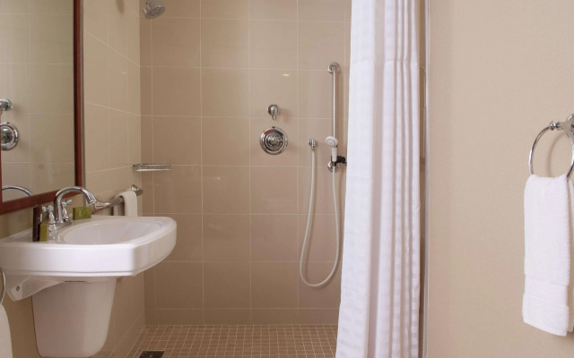 Embassy Suites by Hilton Nashville Airport