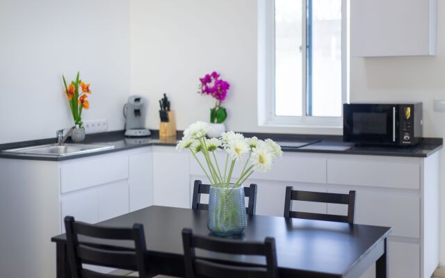 ☆ Charming, Convenient & Spacious 2BR Jan Thiel Apt ☆