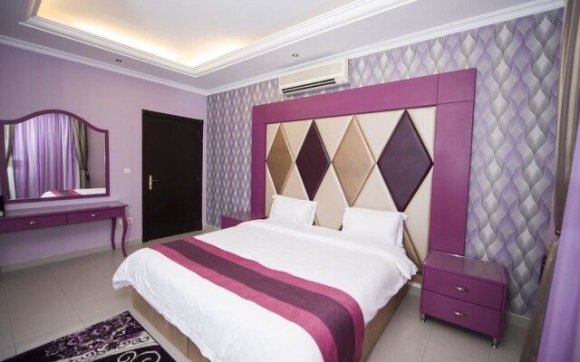 Hotelier Suites