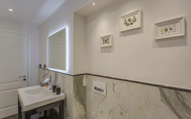 Cherubini Palace Thematic Apartment