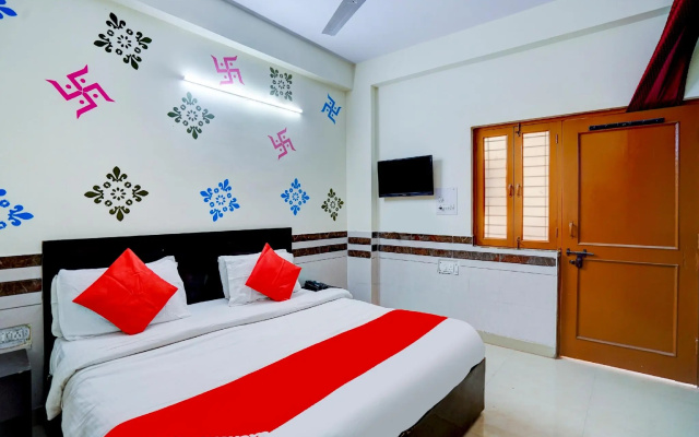 Vibhu Residency by OYO Rooms