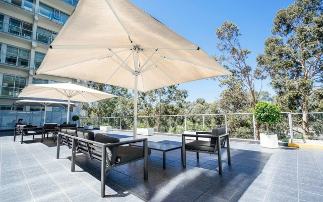 Blue Moon at Watson - Wifi - Gym - Pool - Cafe