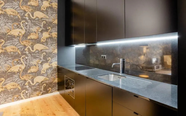 BOUTIQUE Rentals-Art & Charm II Apt w/ Terrace