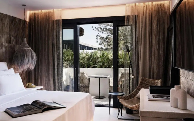 O by Myconian Collection