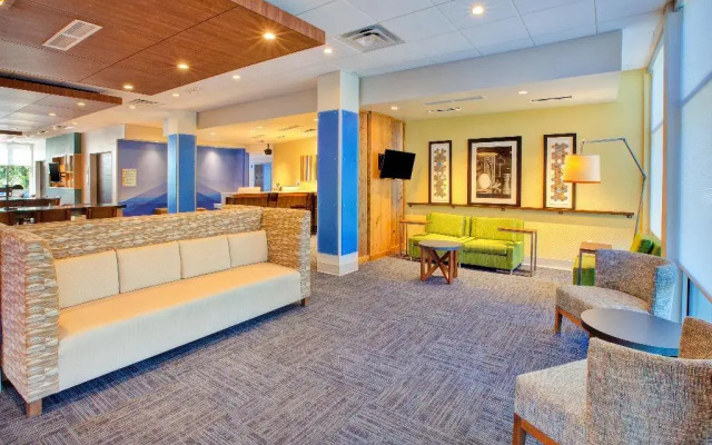 Holiday Inn Express & Suites New Castle by IHG