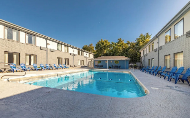 THE BRANSINN Entertainment District