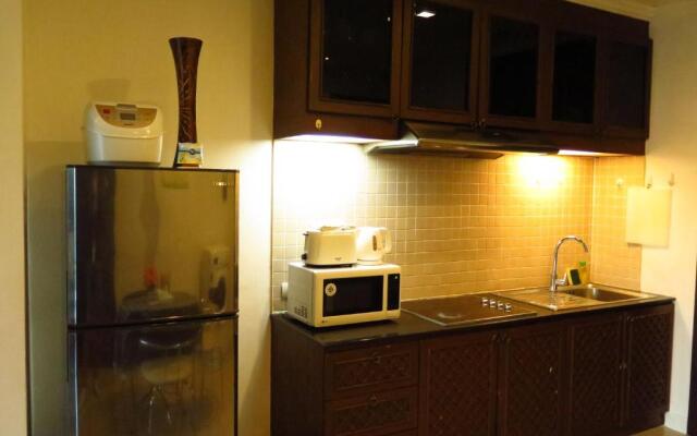 6-39 - 2 Bdr Condo With Balcony and Shared Pool