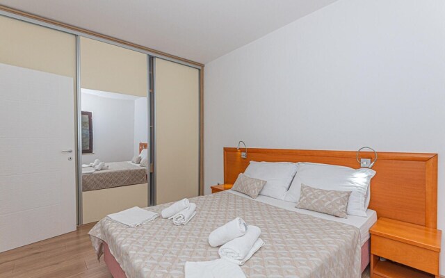Awesome Apartment in Primosten With Wifi and 2 Bedrooms